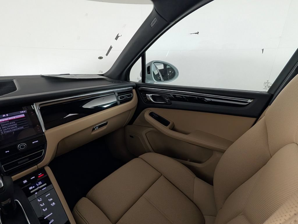 New 2026 Porsche Macan AWD/4WD image 24