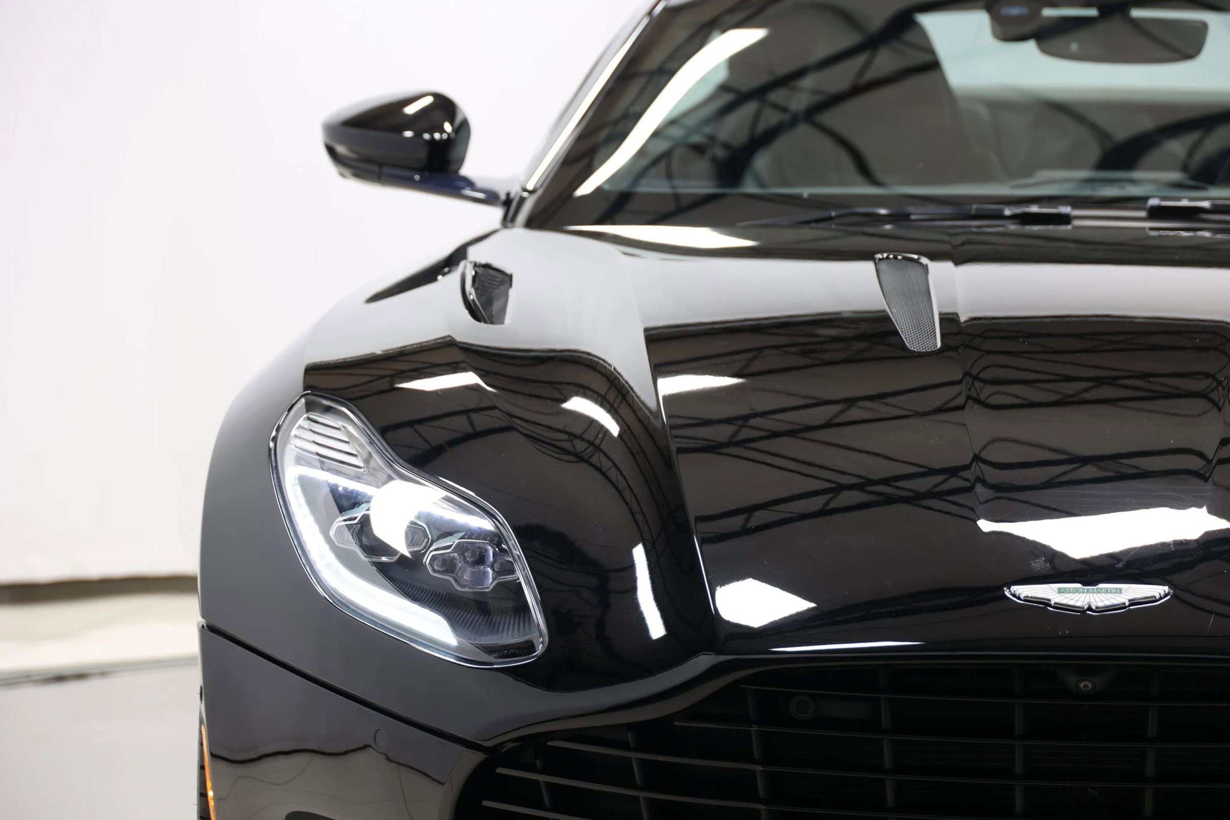 Used 2018 Aston Martin DB11 V12 image 81