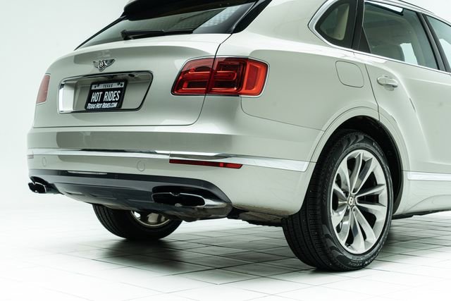 Used 2019 Bentley Bentayga AWD/4WD image 14