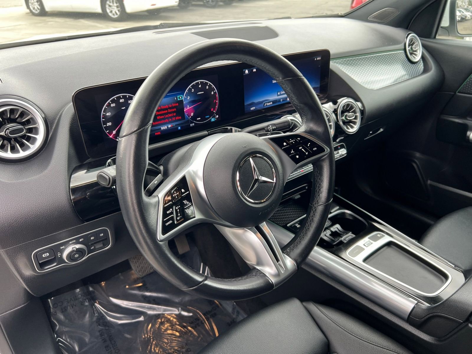Used 2025 Mercedes-Benz GLA 250 4MATIC image 31