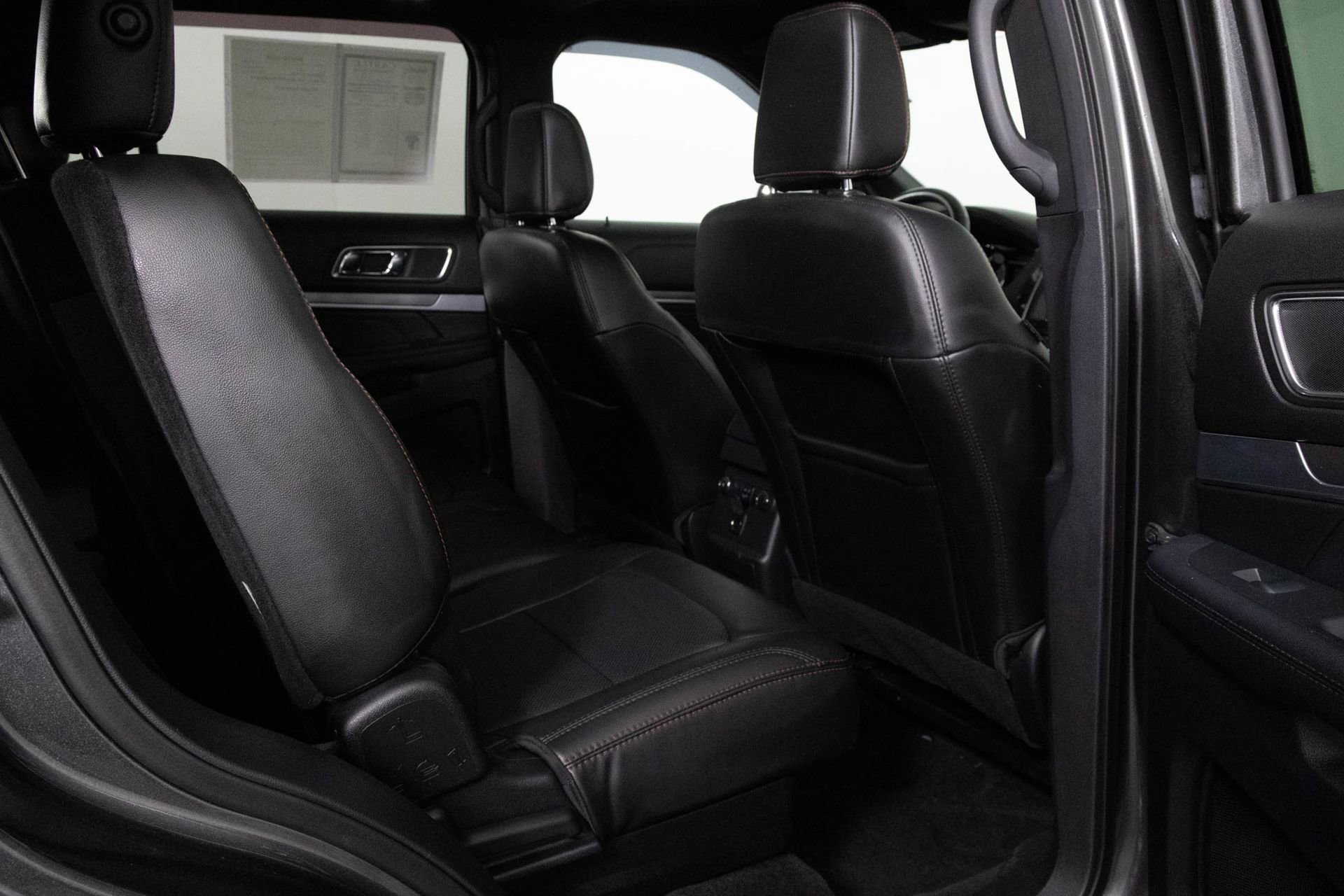 Used 2018 Ford Explorer Sport image 39