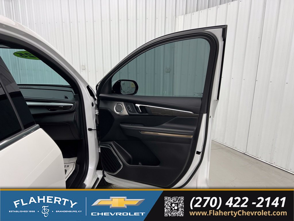 Used 2025 Buick Enclave Avenir w/ Super Cruise Package AWD/4WD image 14