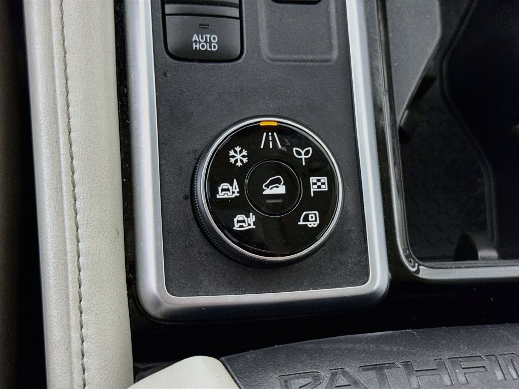 Certified 2024 Nissan Pathfinder SL AWD/4WD image 21