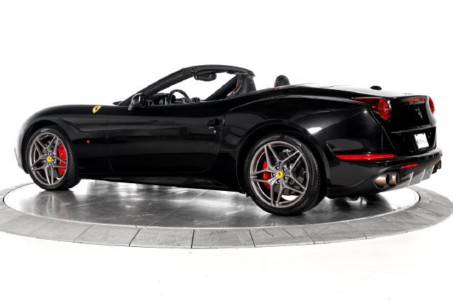 Used 2015 Ferrari California T RWD image 7