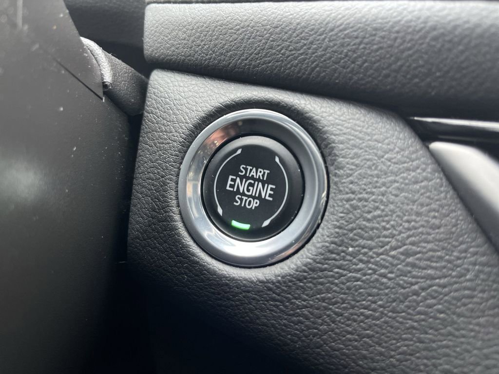 Certified 2024 Cadillac XT4 Premium Luxury image 24