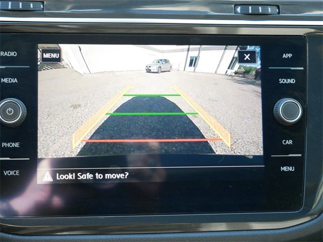 Used 2018 Volkswagen Tiguan SE w/ Panoramic Sunroof Package image 19