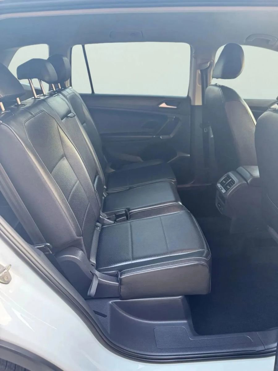 Used 2020 Volkswagen Tiguan SEL image 37