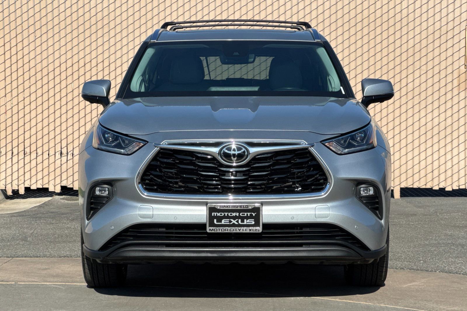 Used 2023 Toyota Highlander Limited FWD image 9
