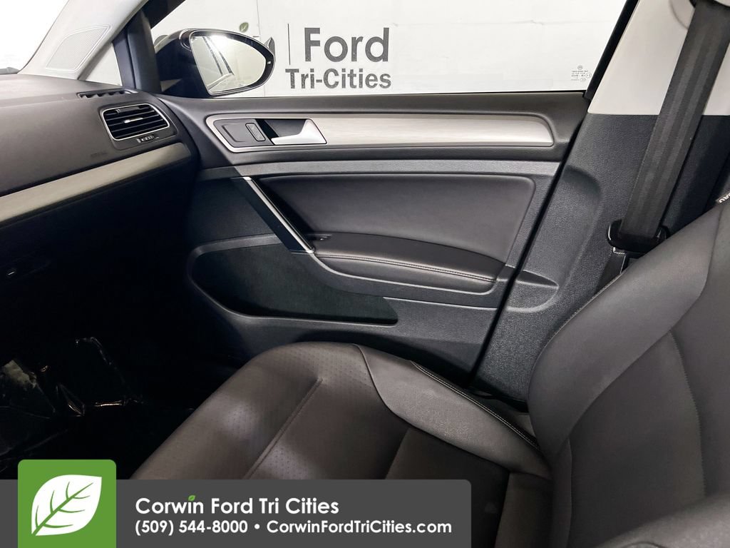 Used 2015 Volkswagen Golf S FWD image 25