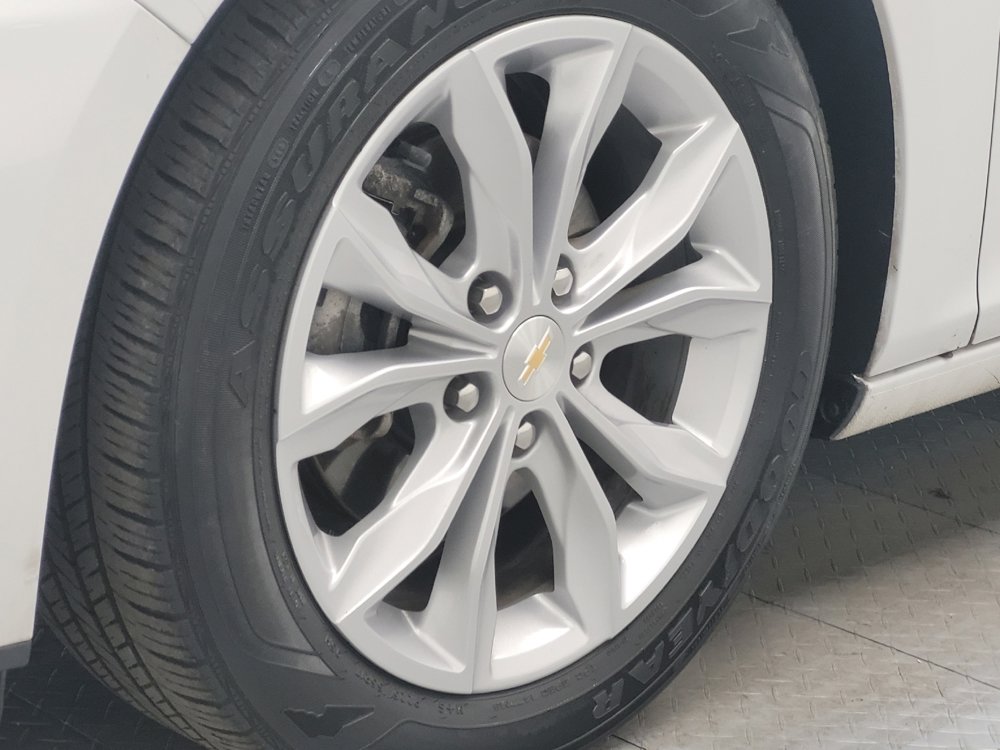 Used 2023 Chevrolet Malibu LT image 31
