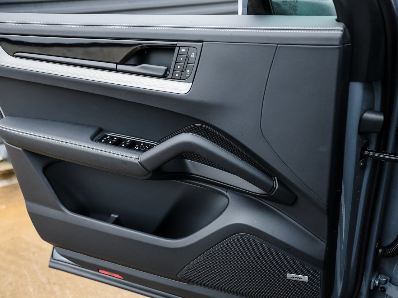 New 2026 Porsche Cayenne Coupe AWD/4WD image 23