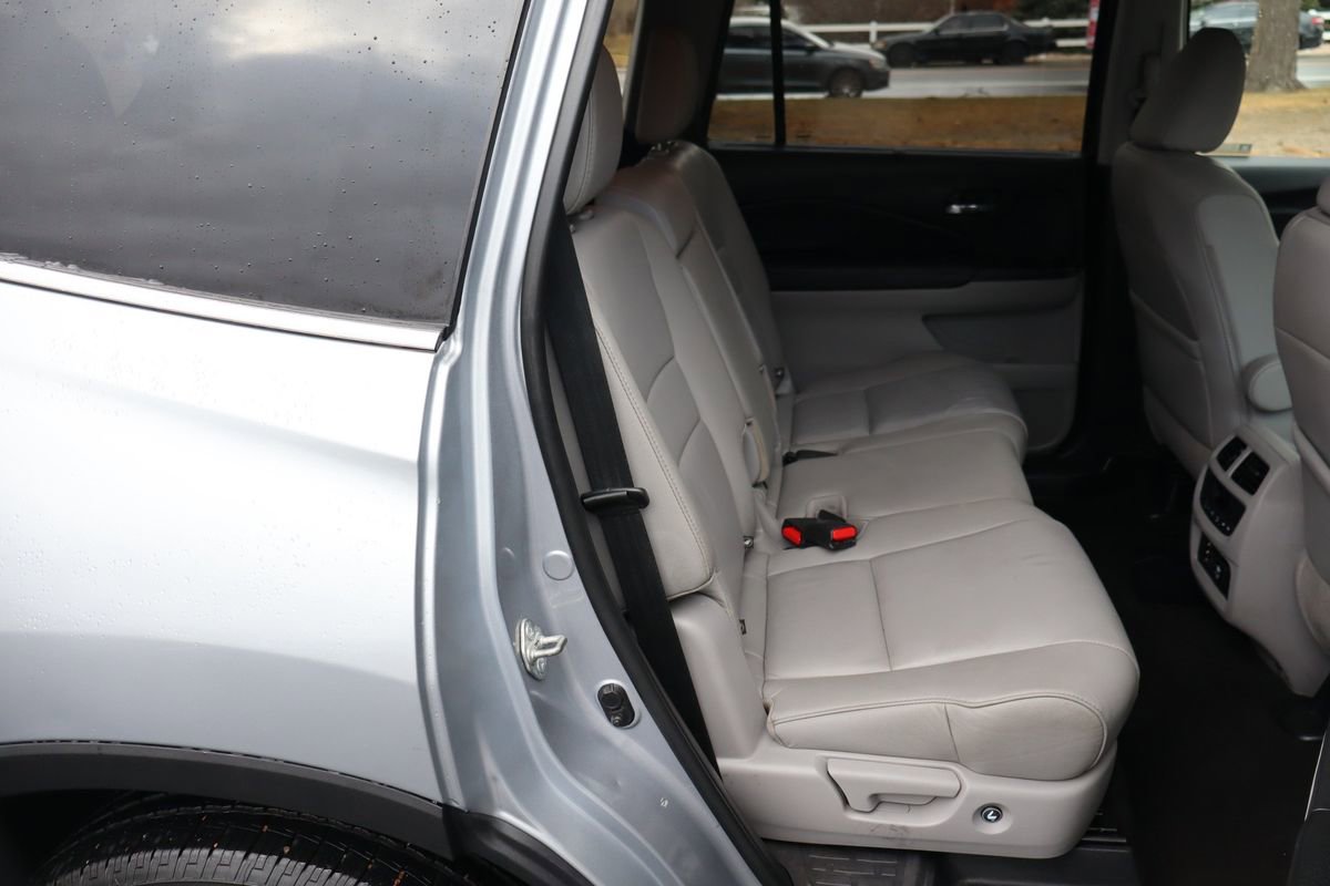 Used 2017 Honda Pilot Touring image 23