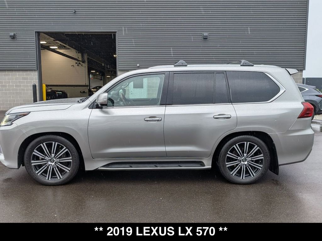 Used 2019 Lexus LX 570 4WD w/ Luxury Package image 11