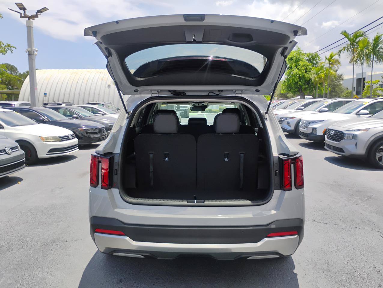 Used 2024 Kia Sorento S w/ Panoramic Sunroof Package FWD image 12