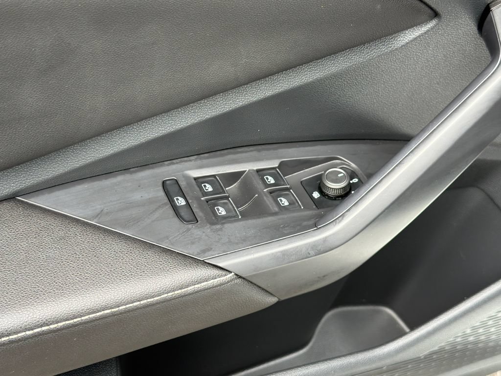 Used 2025 Volkswagen Jetta Sport FWD image 25