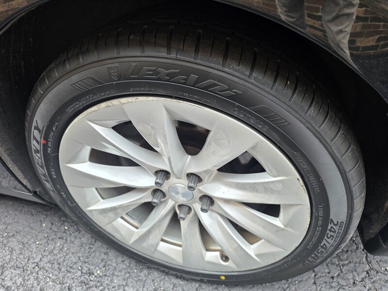 Used 2012 Tesla Model S Signature Performance RWD image 34
