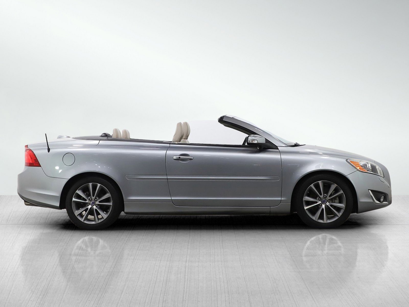 Used 2013 Volvo C70 T5 image 6