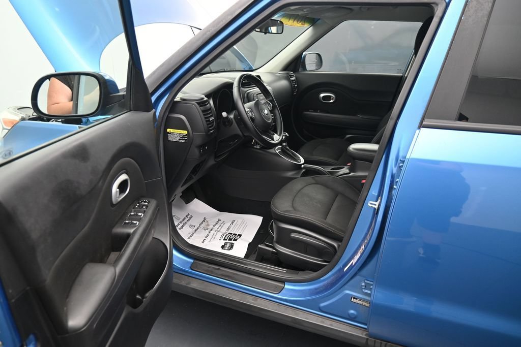 Used 2017 Kia Soul + w/ Designer's Package FWD image 15