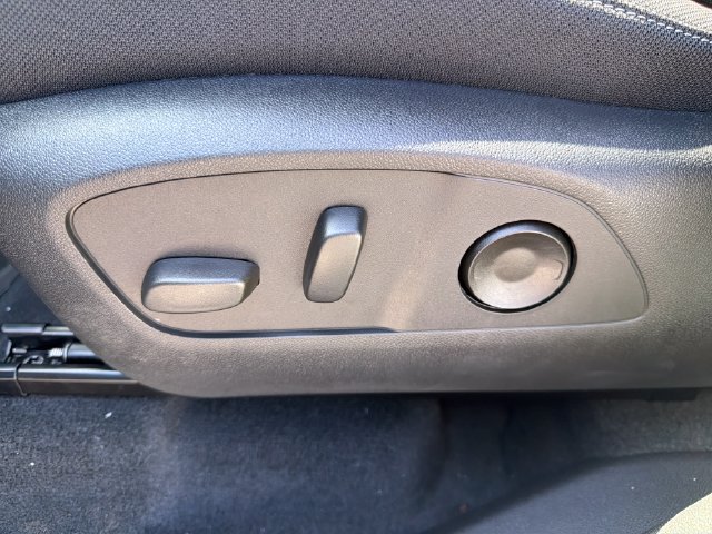 New 2027 Chevrolet Traverse LT w/ LPO, Floor Liner Package FWD image 20