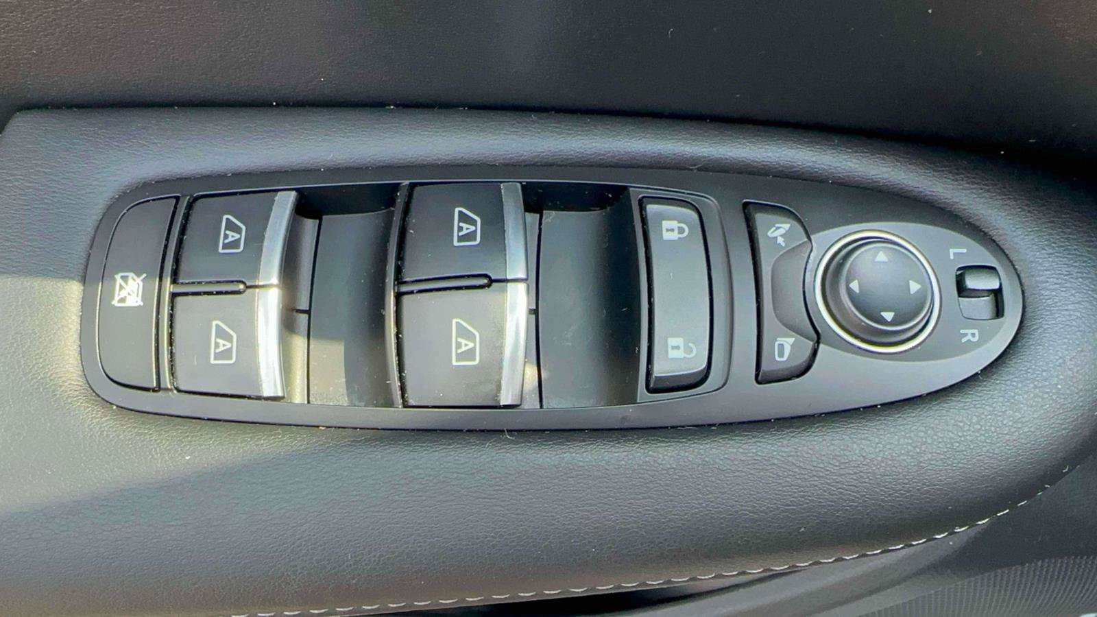 Used 2024 INFINITI QX50 Luxe AWD/4WD image 14
