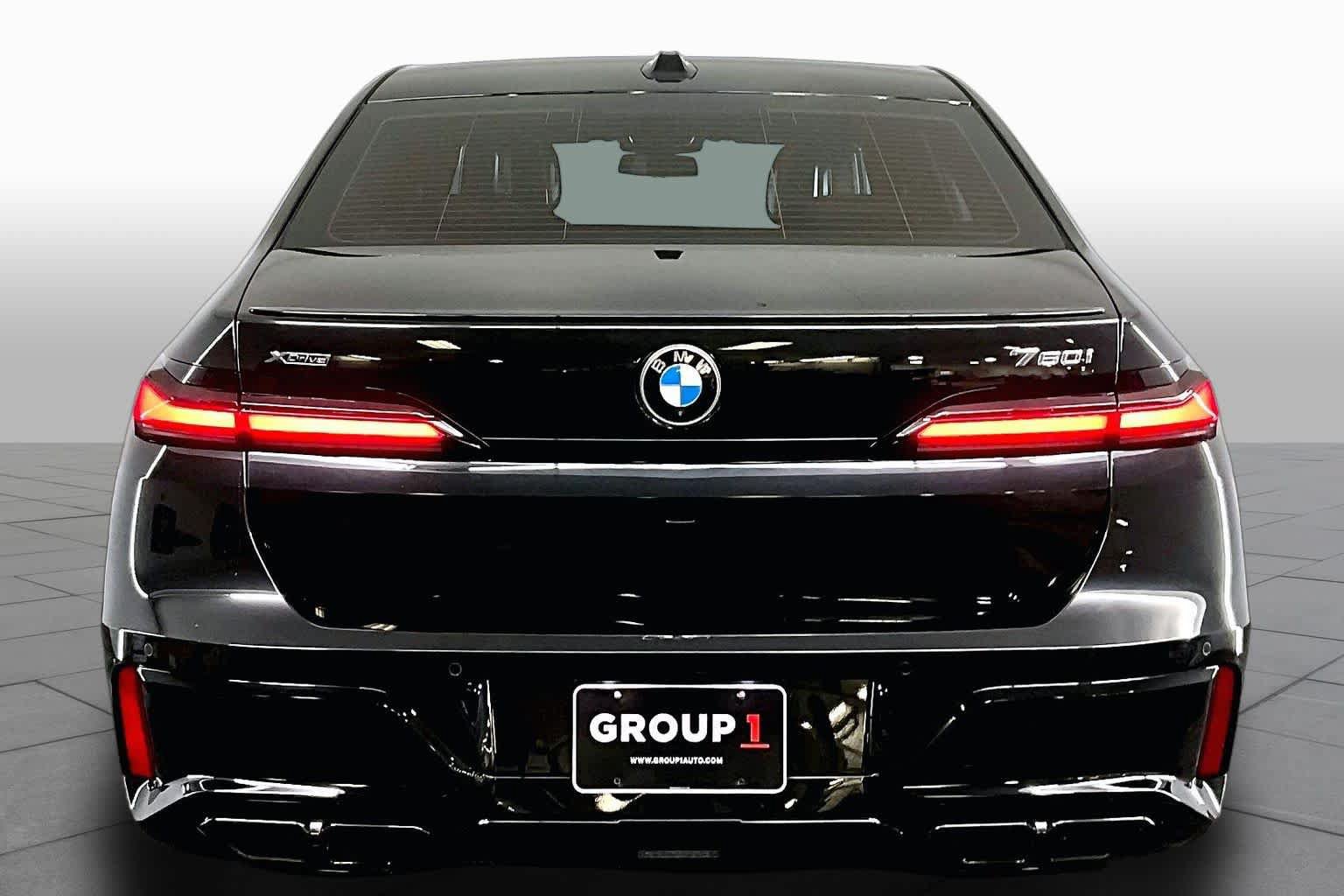 Used 2023 BMW 760i xDrive AWD/4WD image 5