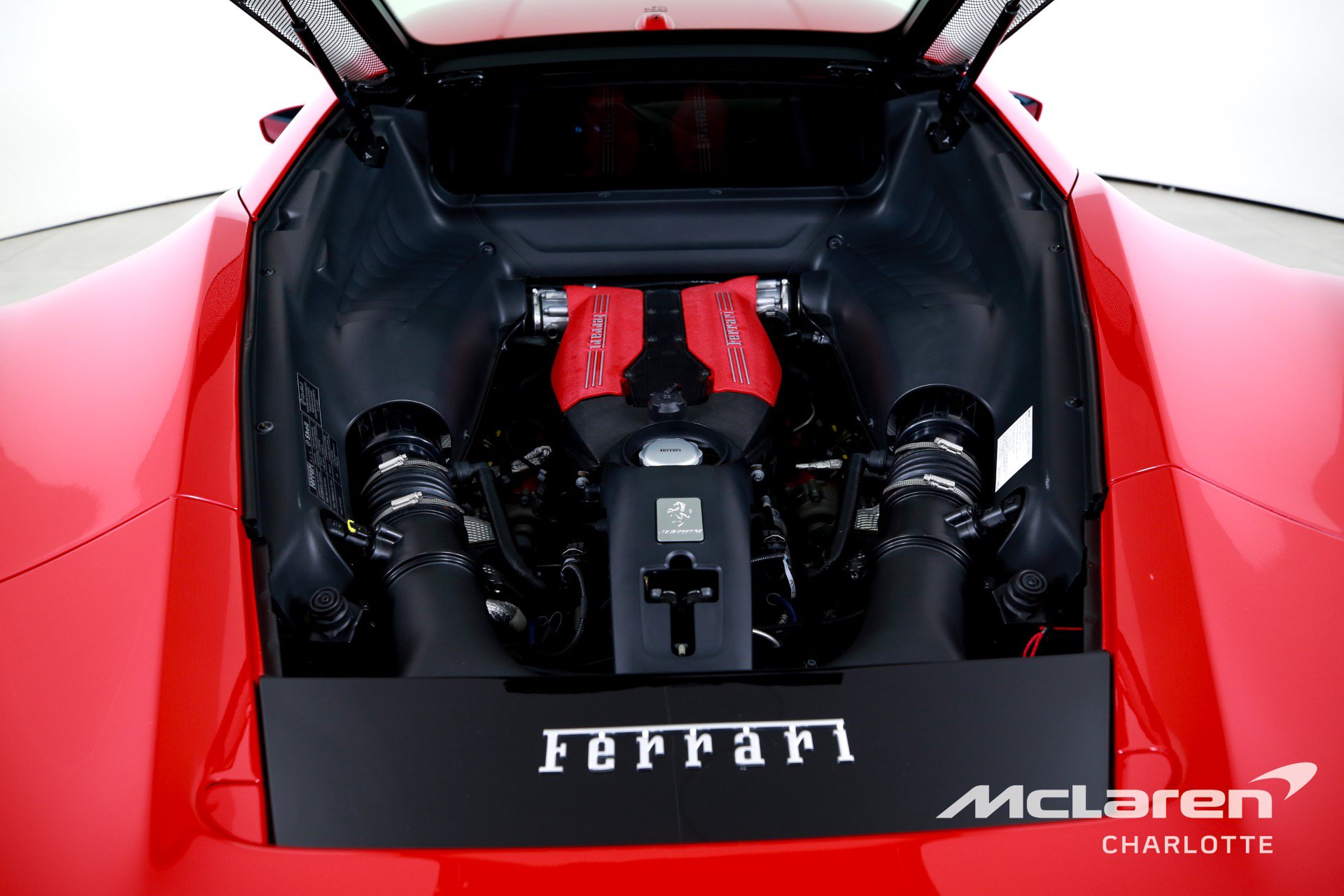 Used 2018 Ferrari 488 GTB RWD image 26