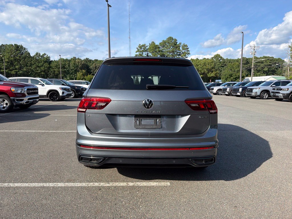Used 2024 Volkswagen Tiguan SE R-Line AWD/4WD image 6