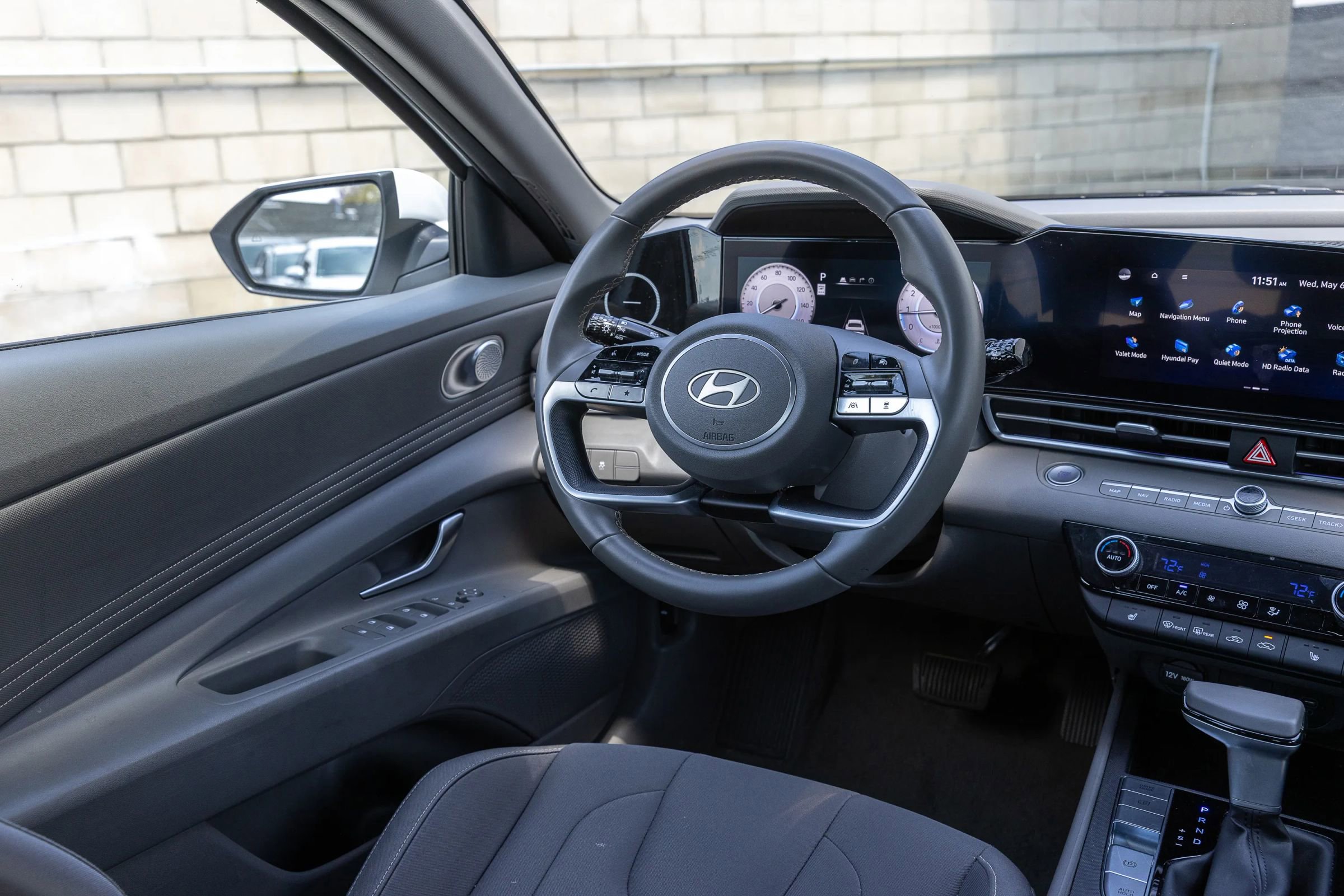Used 2025 Hyundai Elantra SEL FWD image 21