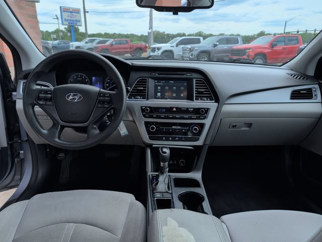 Used 2016 Hyundai Sonata SE FWD image 14
