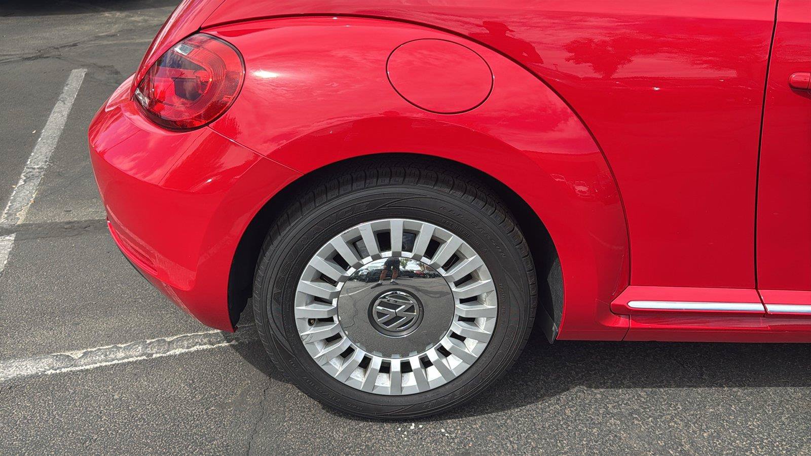 Used 2015 Volkswagen Beetle 1.8T FWD image 6