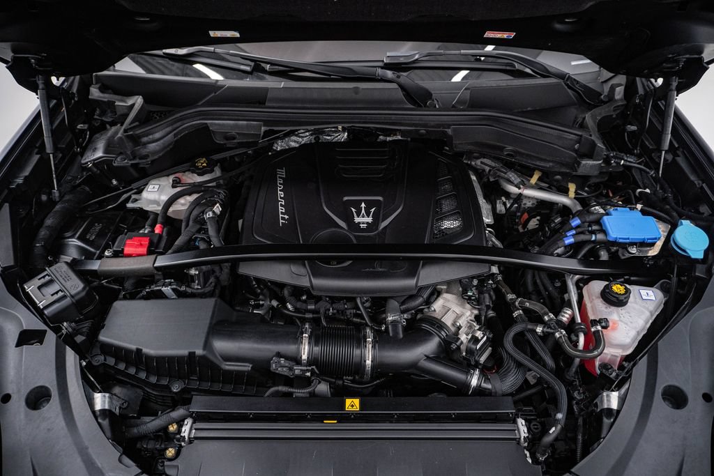 Certified 2023 Maserati Grecale Modena AWD/4WD image 27