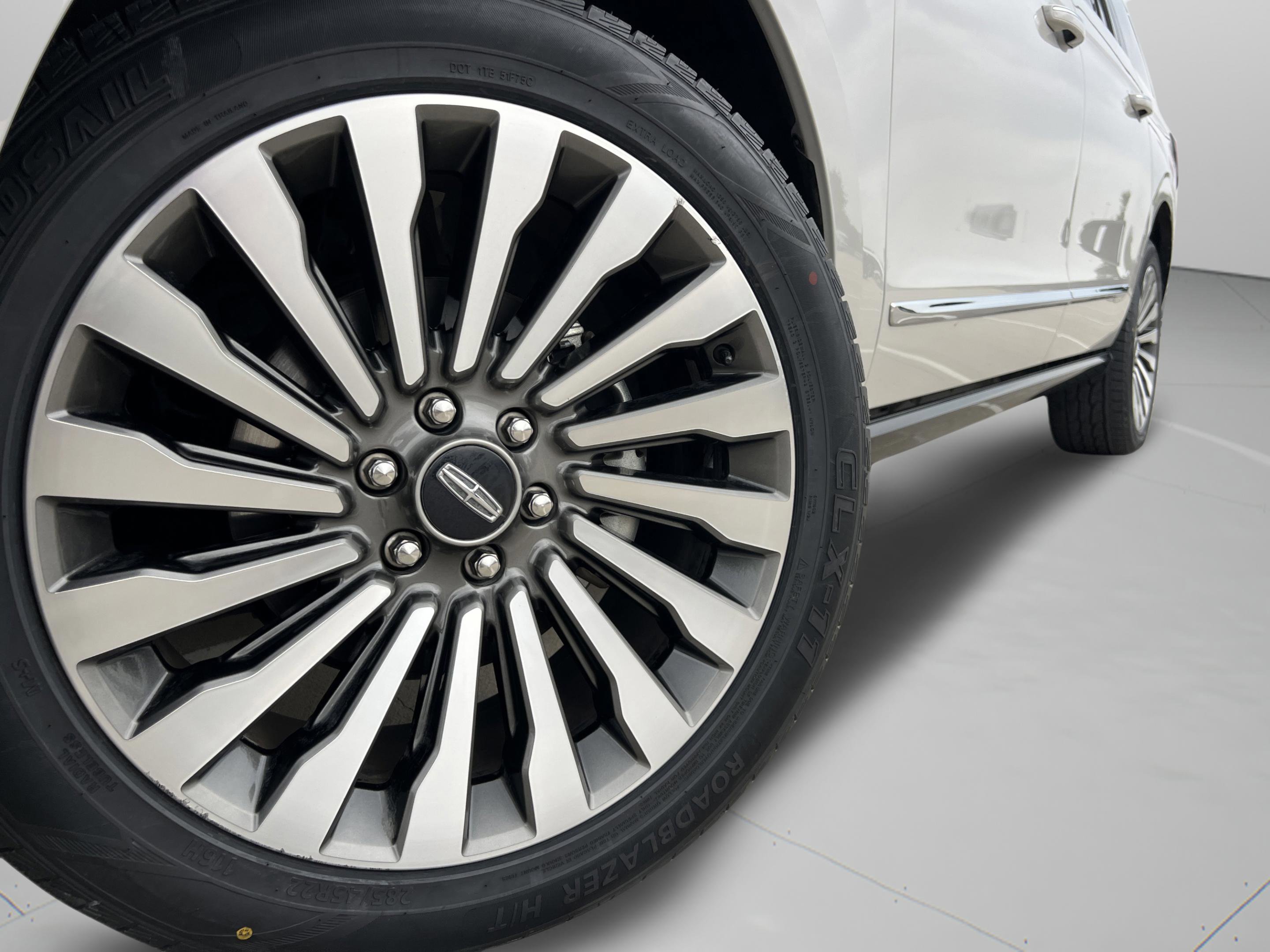 Certified 2021 Lincoln Navigator L Reserve w/ Luxury Package AWD/4WD image 35