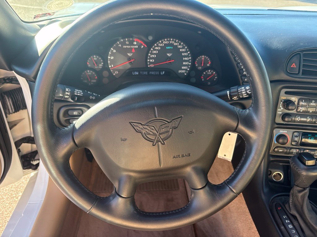 Used 1998 Chevrolet Corvette Coupe w/ Memory Pkg RWD image 14
