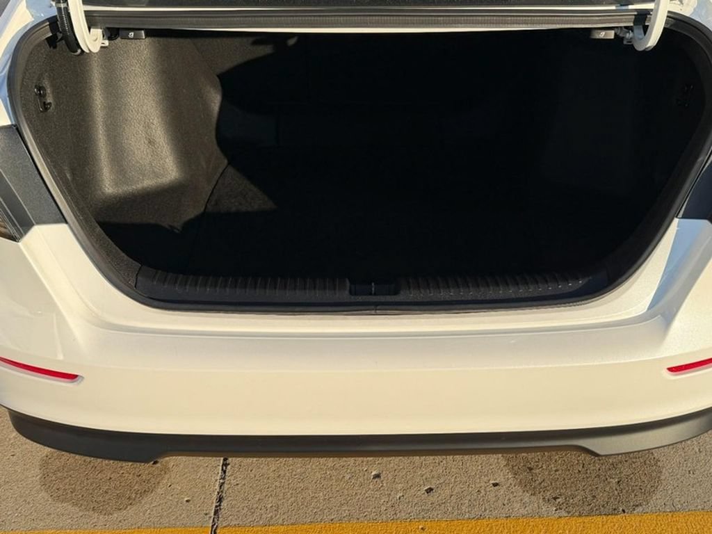 Certified 2025 Honda Accord SE image 5
