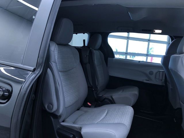 Certified 2026 Toyota Sienna LE FWD image 20