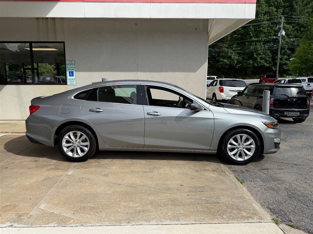 Used 2023 Chevrolet Malibu LT FWD image 2