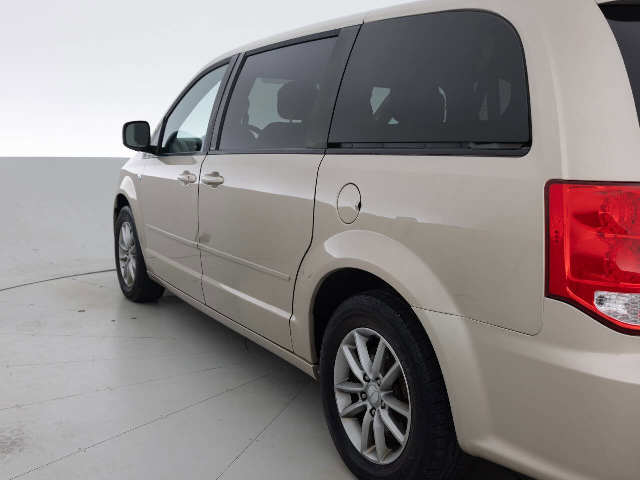 Used 2014 Dodge Grand Caravan SE FWD image 13