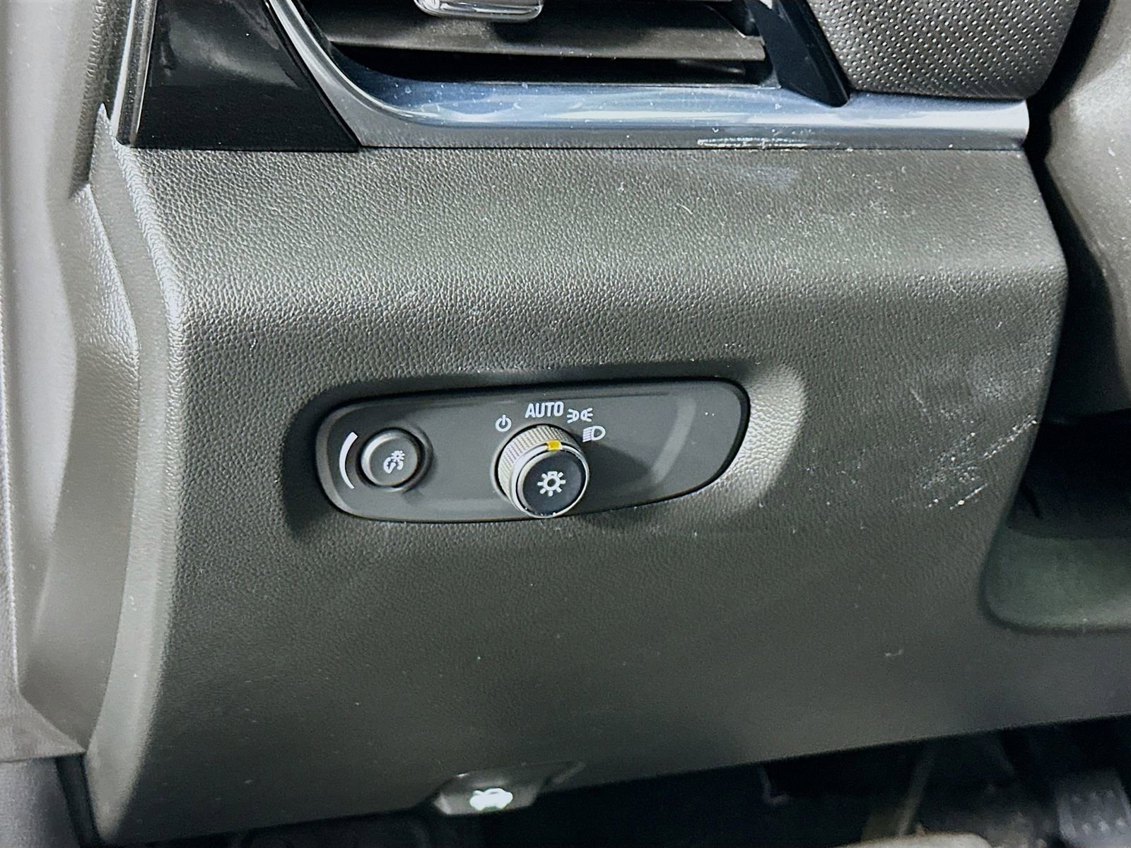 Used 2023 Chevrolet Traverse RS w/ LPO, Floor Liner Package image 11