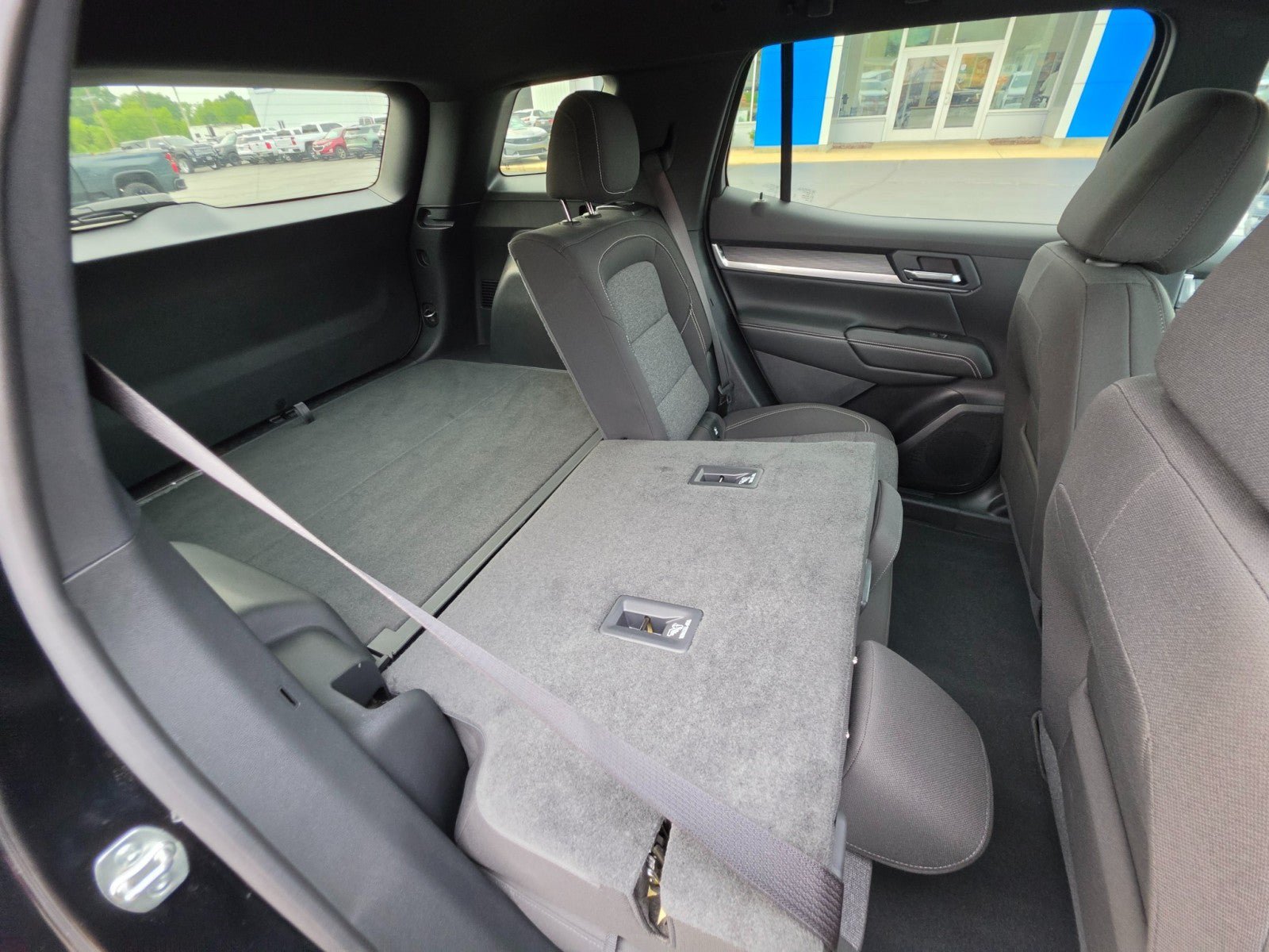 Used 2025 GMC Terrain Elevation w/ Technology Package II AWD/4WD image 17