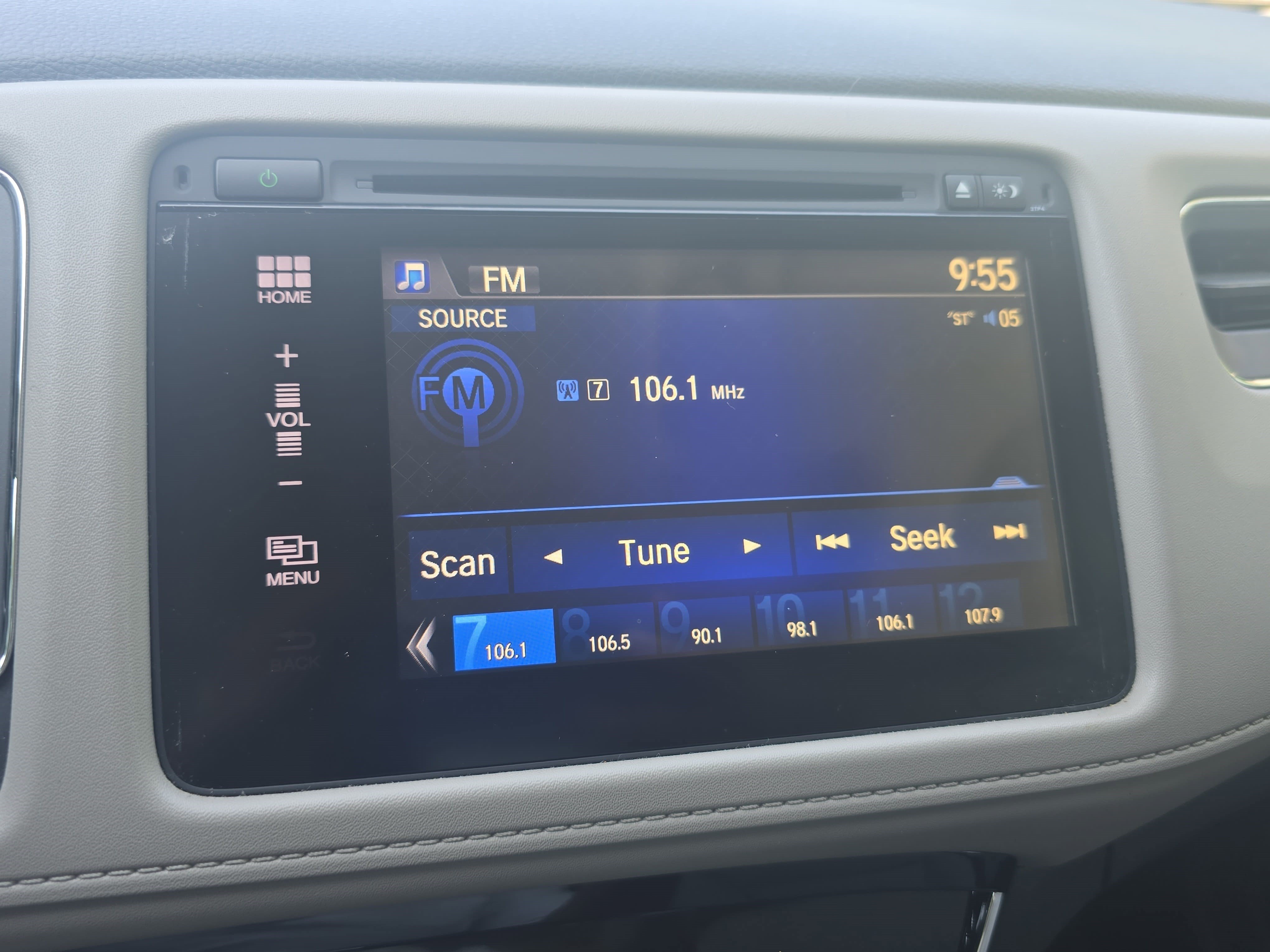 Used 2017 Honda HR-V EX image 22