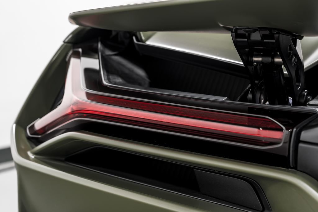 Used 2025 Lamborghini Revuelto image 52