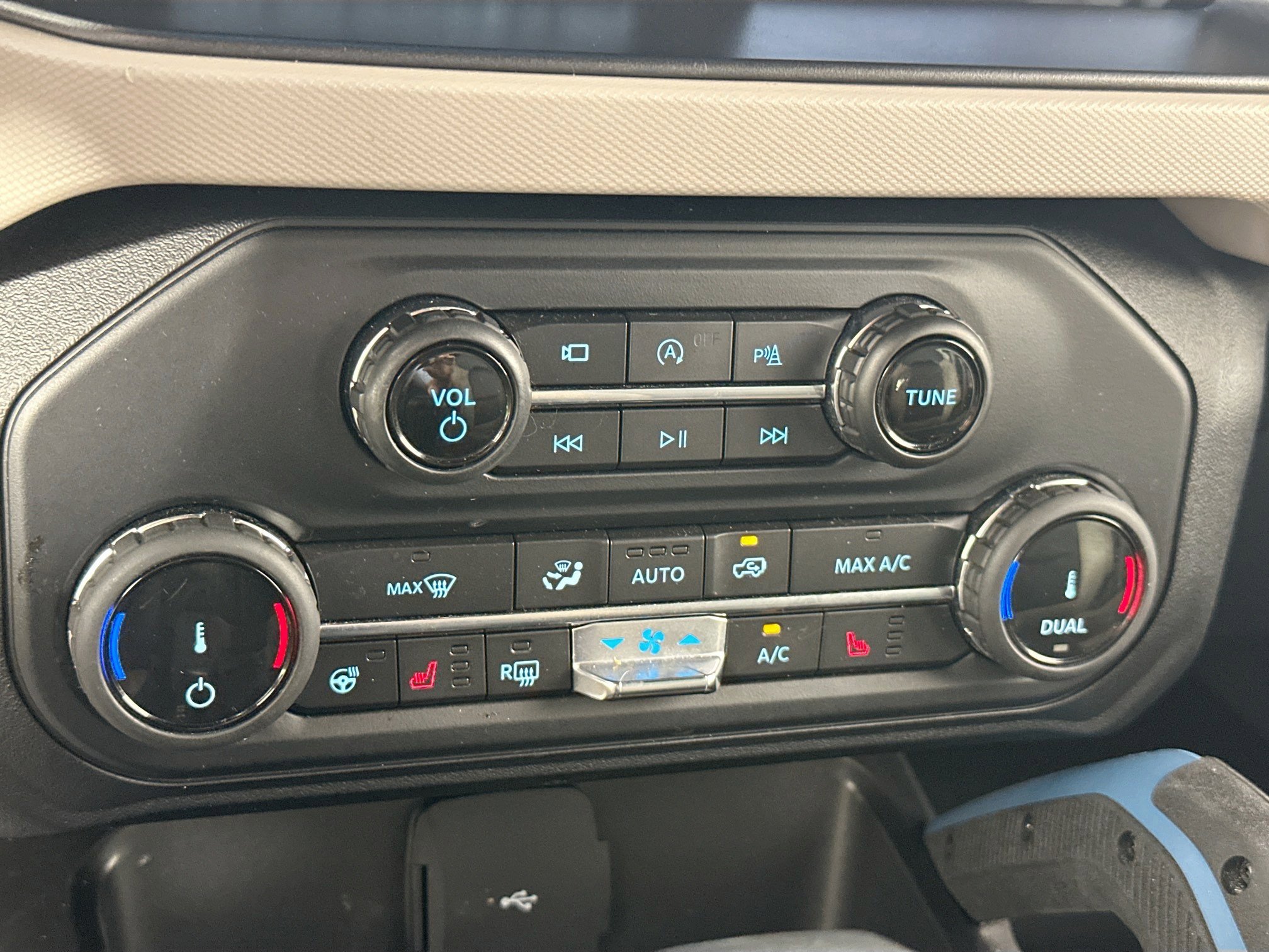 Used 2022 Ford Bronco Wildtrak image 16