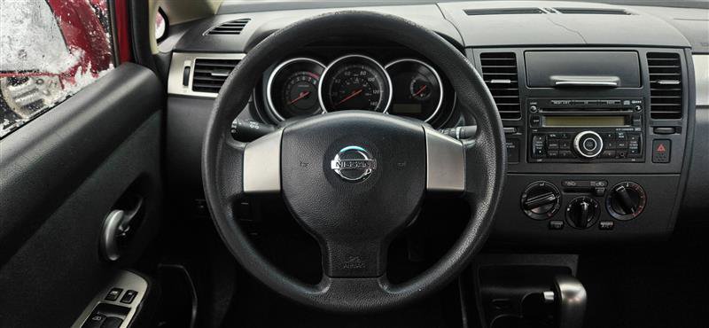 Used 2011 Nissan Versa 1.8 S image 10