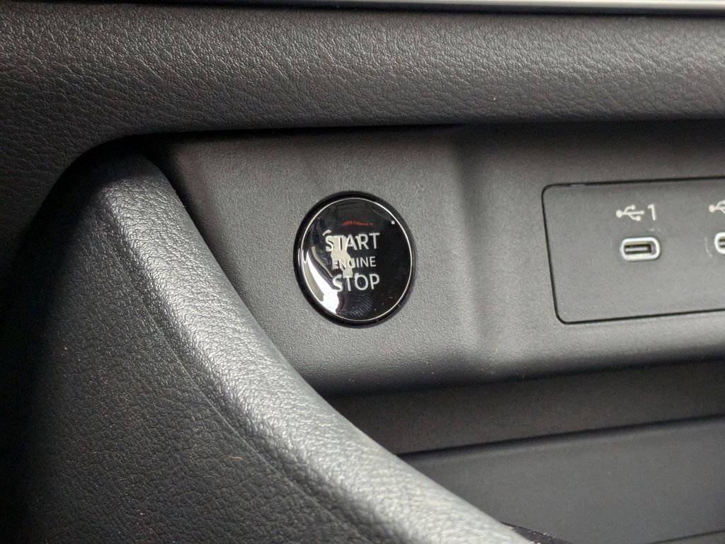 Certified 2025 Nissan Rogue SV AWD/4WD image 26