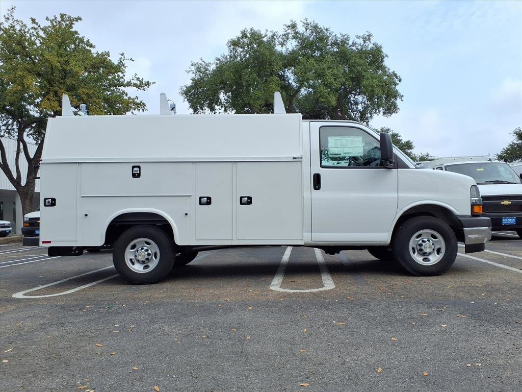 New 2025 Chevrolet Express 3500 Work Van w/ Power Convenience Package image 3