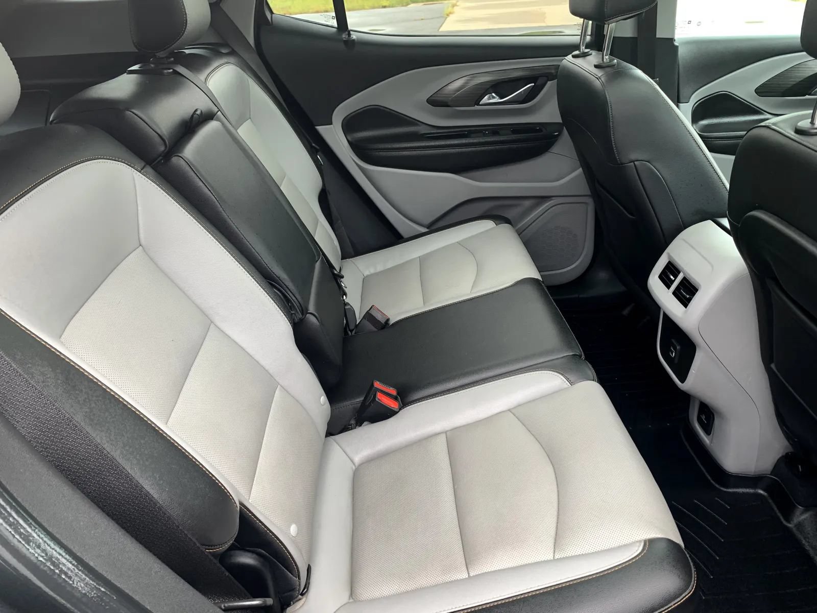 Used 2021 GMC Terrain SLT w/ Infotainment Package II AWD/4WD image 30