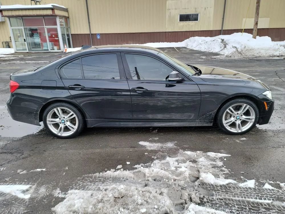 Used 2017 BMW 340i xDrive 340i xDrive Sedan 4D image 4