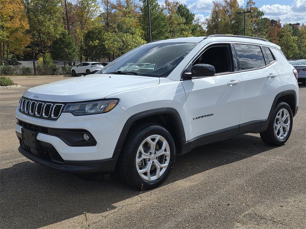 Used 2024 Jeep Compass Latitude image 7