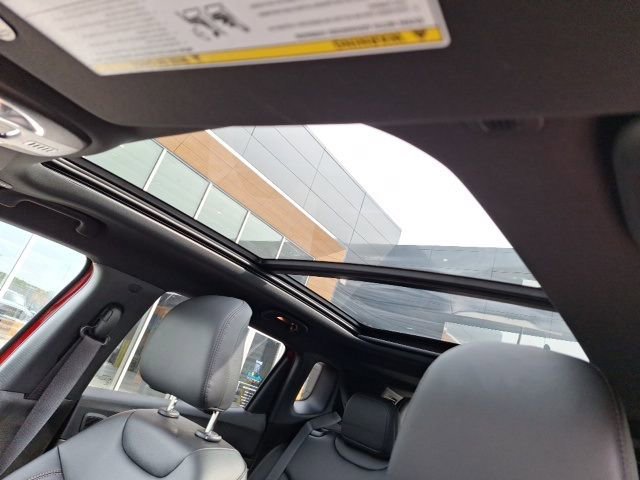 Used 2024 Jeep Compass Limited w/ Sun and Sound Group AWD/4WD image 25