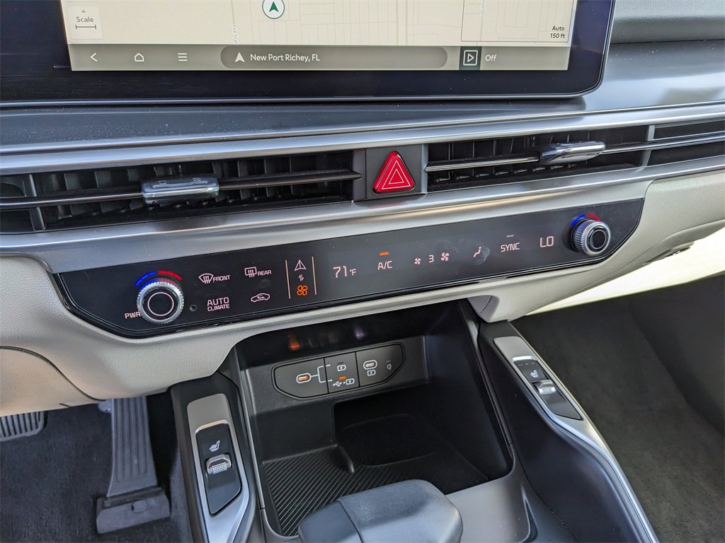 Certified 2025 Kia Sorento S w/ Panoramic Sunroof Package image 27